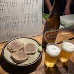 たん焼 忍 - ゆでたんと瓶ビール