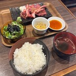 炭火焼肉 久 - ハラミランチ ごはん大盛
