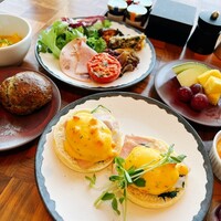 ザ タヴァン グリル＆ラウンジ - 