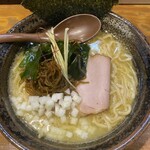 鶏と煮干しラーメンの店 みなや - 