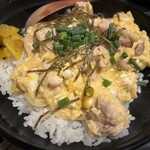 炭火焼鳥みなしげ - 2025/6/26 ディナーで利用。料理の様子。