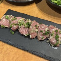 ホルモン焼肉 富や 栄店 - 