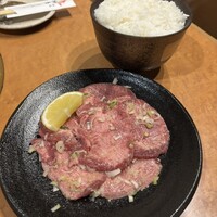 ホルモン焼肉 富や 栄店 - 