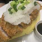 キッチンエッグス - おろしポン酢のロースカツのせオムライス