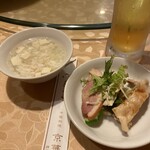 京華樓 - 前菜とカニのスープ