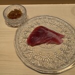 佐たけ - スマガツオ（鹿児島） 玉ねぎソース