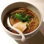 Japanese Ramen Noodle Lab Q - 清湯醤油　@730円