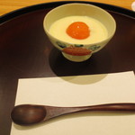 日本料理 太月 - 今回はホワイトアスパラのムースと温玉子から。