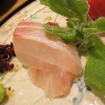 日本料理 太月 - 豊後水道のいさき。バラフが添えられて。