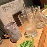 なかやしき - お酒もリーズナブルn種類豊富☆ 酒器も色よき