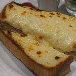 CAFE AUX BACCHANALES