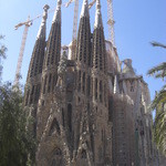 Friss Café - 巨匠ガウディの傑作、サグラダファミリア教会