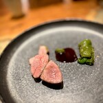 IL TEATRINO DA SALONE - 焼き物）平田牧場三元豚肩ロースの炭火焼き｡しっとり柔らかくて旨味が濃いです。じっくり炭火で焼く事で､シンプルながら飽きのこない一皿です。