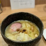 ラーメンWalkerキッチン - ③ラーメン　白湯スープに平打ち麺