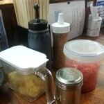 長浜ラーメンMOYORI - その他　卓上調味料に“にんにく”解禁