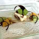 セトレ マリーナびわ湖 - 米安珈琲のティラミス
      朝宮抹茶とオレンジのコンポート