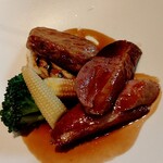 Art de Vivre - ♡鴨ローストカルバドスソース♡フォアグラ添え♫静かにジューシーな鴨ローストに甘〜いカルバドスソース♫