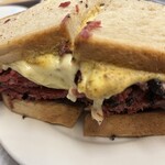 KATZ'S DELICATESSEN - 