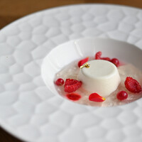 DINING & BAR TABLE 9 TOKYO - 