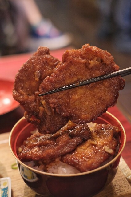 ソースカツ丼 Katsudon Yoshibei Sannomiya Honten (神戸市) 最新のレストラン