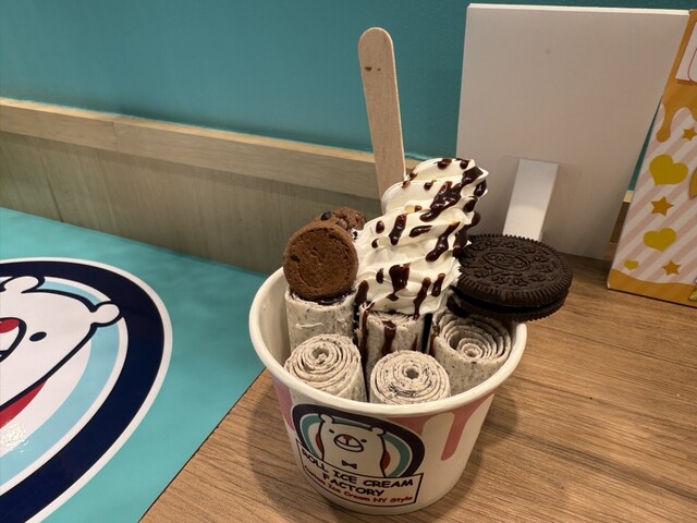 ROLL ICE CREAM FACTORY 札幌すすきの店 （ロールアイスクリーム