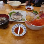 北のどんぶり屋 滝波食堂 - たきなみ丼とホッキ貝刺身