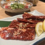 黒毛和牛タンとハラミ 焼肉龍 - 