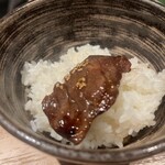 黒毛和牛タンとハラミ 焼肉龍 - 