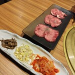 中目黒焼肉 登牛門 - 