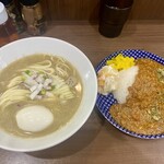 ヌードル＆スパイスカレー 今日の1番 - 朝限定セット　¥1,000-(税込) ※味玉は店主からのサービス↪︎いつも有難うございます！