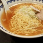 三吉屋 - 細麺は滑らか