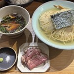 いかれたヌードル フィッシュトンズ - 