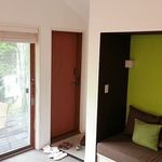 軽井沢ホテルブレストンコート - 左からバルコニー・玄関・ソファ