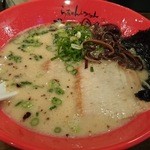 ちゃが商店 - 豚骨ラーメン700円。西新にしては高いと思ったけど食べて納得。お値段相当の美味しさ。