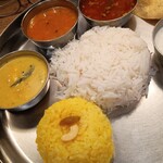 エリックサウス - ターメリックライス（ジャポニカ米）とバスマティライスの２本立て！