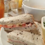 カフェ・マスミヤ - パンはゴマにしました