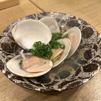 ちょこっと寿し 別邸 - はまぐり酒蒸し(800円・込)