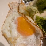 社 - 冷奴のかわりに目玉焼き♪