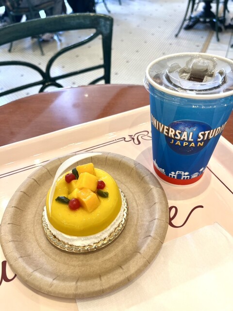 BEVERLY HILLS photo 3