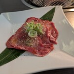 老舗精肉店直送 岡崎焼肉 飛騨牛の奴隷 - 