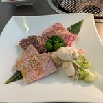 老舗精肉店直送 岡崎焼肉 飛騨牛の奴隷 - 
