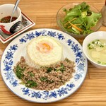 ラーン・ガパオ - 料理写真: