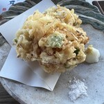 江ノ島小屋 - しらすのかき揚げ