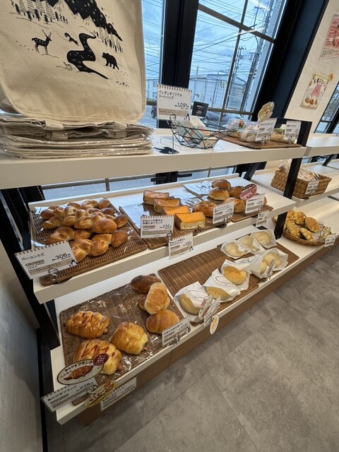 ペンギンベーカリー 弘前城東店 - 運動公園前（パン）の写真