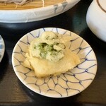 純そば 一風庵 - 山菜と湯葉の天麩羅も付いてます