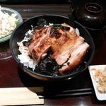 串の味 東八 - 東八ヤエチカ・ランチ・鳥丼+サラダ
