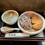 番馬亭 - カツカレーつけ麺(蕎麦)⑤辛い¥1450(税込)