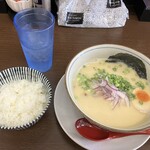 鶏白湯ラーメン 一ノ瀬 - 鶏白湯普通&サービスライス少な目(笑)