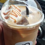 ミナリコーヒースタンド - キャラメル・ラテ(ICE)600円