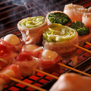 新鮮な野菜をお肉でくるっと巻いた野菜巻き串！